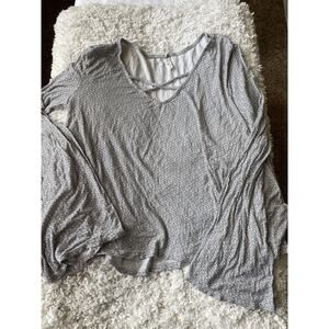 Mudd Women’s Sz. XS Rayon Blend Design Top. Soft, Comfortable